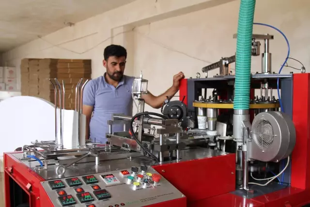 Çalıştığı fabrikadan ayrılan girişimci KOSGEB'den aldığı destekle karton bardak atölyesi kurdu