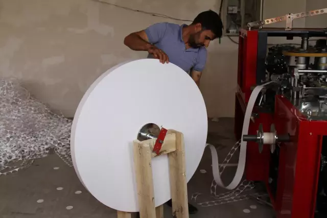 Çalıştığı fabrikadan ayrılan girişimci KOSGEB'den aldığı destekle karton bardak atölyesi kurdu