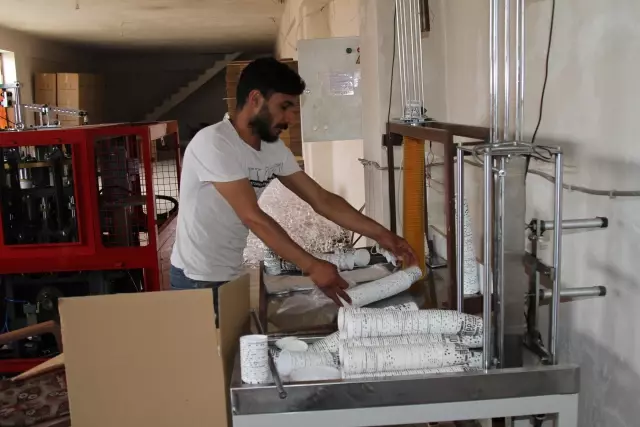 Çalıştığı fabrikadan ayrılan girişimci KOSGEB'den aldığı destekle karton bardak atölyesi kurdu