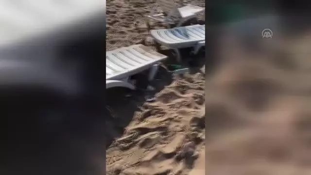ÇANAKKALE - Bozcaada'da plajdaki şezlong ve şemsiyelere zarar veren kişilere cezai işlem uygulanacak