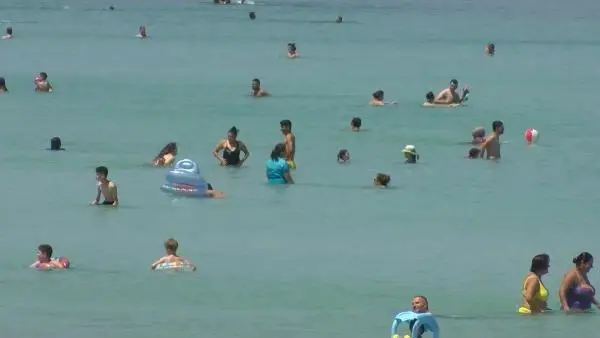 ÇEŞME'DE BAYRAM TATİLİ YOĞUNLUĞU