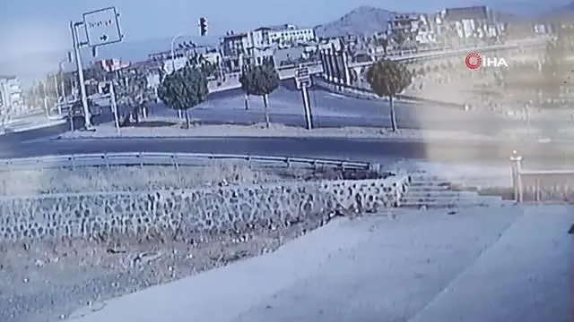 Son dakika haberleri: Cip ile otomobilin çarpıştığı kaza kamerada