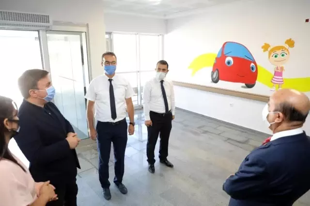 Çocukların korkuyu yenmesi için tüm duvarlara çizgi film karakterleri çizildi