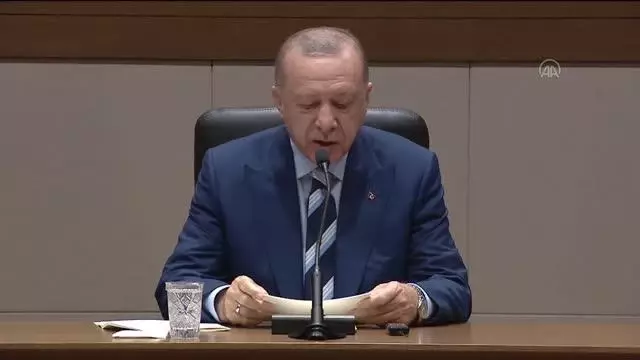 Cumhurbaşkanı Erdoğan, KKTC'ye hareketinden önce basın toplantısı düzenledi: (1)