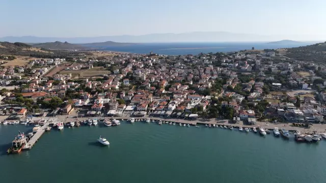 BALIKESİR - Cunda Adası bayramı tam dolulukla karşılıyor
