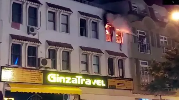 Son dakika gündem: DAİREDEKİ YANGIN VATANDAŞ VE İTFAİYE MÜDAHALESİYLE SÖNDÜRÜLDÜ