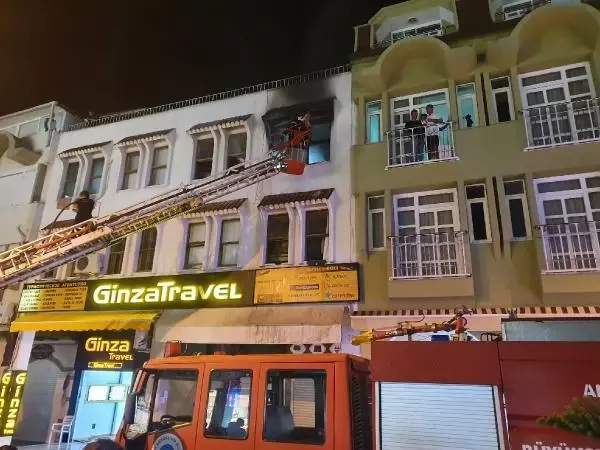 Son dakika gündem: DAİREDEKİ YANGIN VATANDAŞ VE İTFAİYE MÜDAHALESİYLE SÖNDÜRÜLDÜ