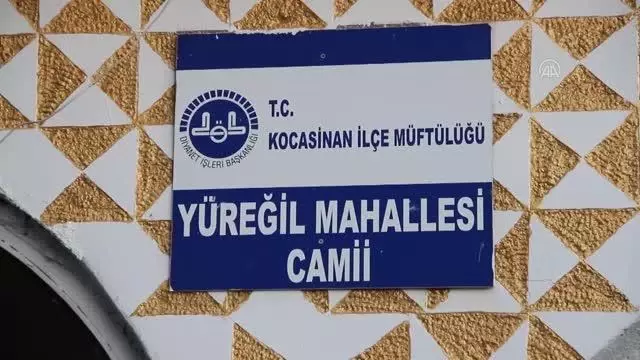 Depremde hasar gören cami ibadete kapatıldı