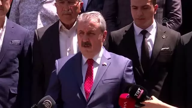 BBP Genel Başkanı Destici, Muhsin Yazıcıoğlu'nun kabrini ziyaret etti