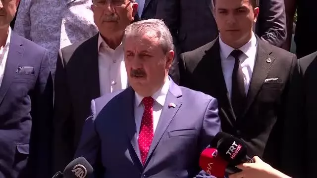 BBP Genel Başkanı Destici, Muhsin Yazıcıoğlu'nun kabrini ziyaret etti