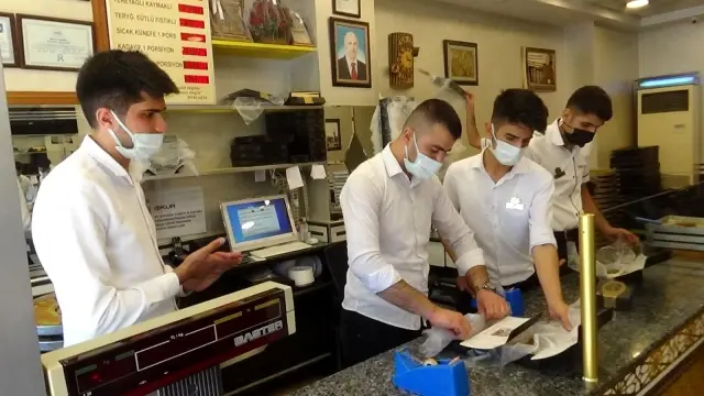 Diyarbakır'daki tatlıcıların bayram mesaisi