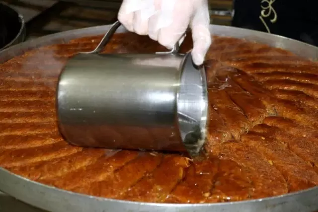 Diyarbakır'daki tatlıcıların bayram mesaisi