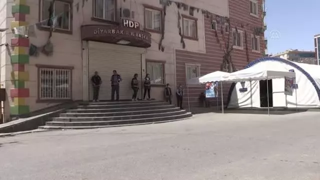 DİYARBAKIR - Diyarbakır anneleri Kurban Bayramı'nda evlatlarına kavuşmak istiyor DİYARBAKIR - Diyarbakır anneleri Kurban Bayramı'nda evlatlarına kavuşmak istiyor