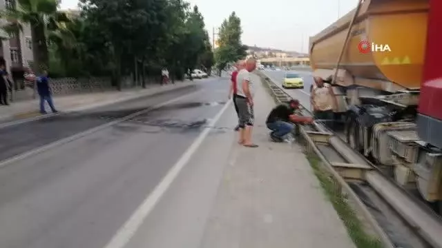 Dumanları gören vatandaş bahçe suladığı hortumu alarak yardıma koştu Dumanları gören vatandaş bahçe suladığı hortumu alarak yardıma koştu