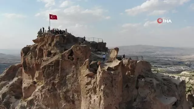 Dünyanın en yüksek peribacası restorasyon çalışmaları sonrası yeniden ziyarete açıldı Dünyanın en yüksek peribacası restorasyon çalışmaları sonrası yeniden ziyarete açıldı