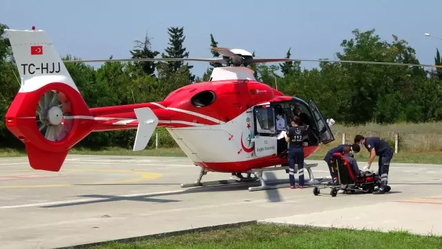 Son dakika haberleri | Düşerek yaralanan yaşlı adam ambulans helikopterle hastaneye sevk edildi Son dakika haberleri | Düşerek yaralanan yaşlı adam ambulans helikopterle hastaneye sevk edildi