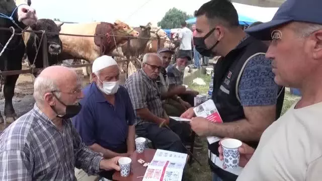 Düzce emniyetinden hayvan pazarlarında besici ve müşterilere sahte para uyarısı Düzce emniyetinden hayvan pazarlarında besici ve müşterilere sahte para uyarısı