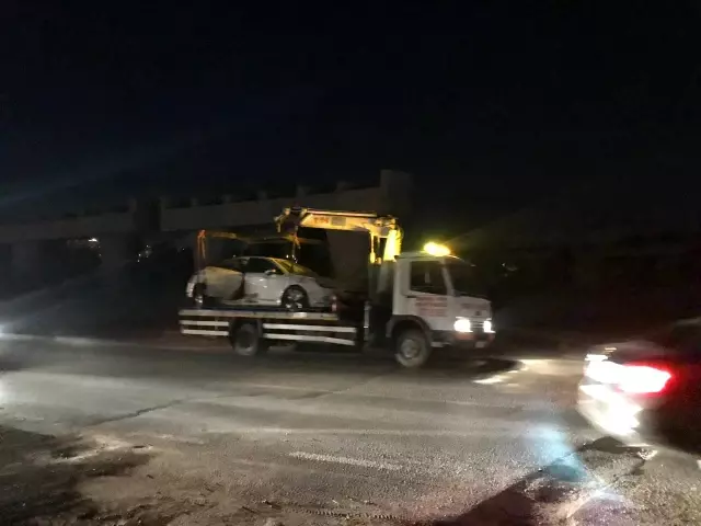 Ehliyetsiz sürücü ters dönen otomobilden burnu kanamadan çıktı
