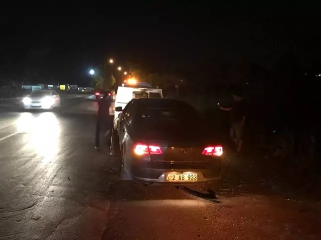 Ehliyetsiz sürücü ters dönen otomobilden burnu kanamadan çıktı