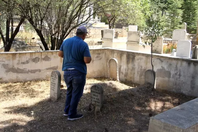Arefe günü mezarlıklarda ziyaretçi yoğunluğu