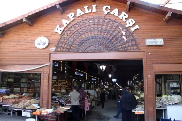 Kapalı Çarşı'da bayram yoğunluğu