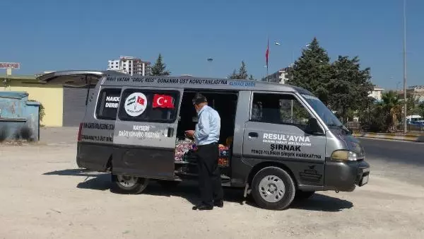 'ELMACI DEDE'DEN SURİYELİ ÇOCUKLARA BAYRAM ŞEKERİ