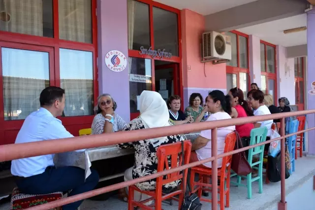 Emekçi kadınlar Sındırgı'da buluştu