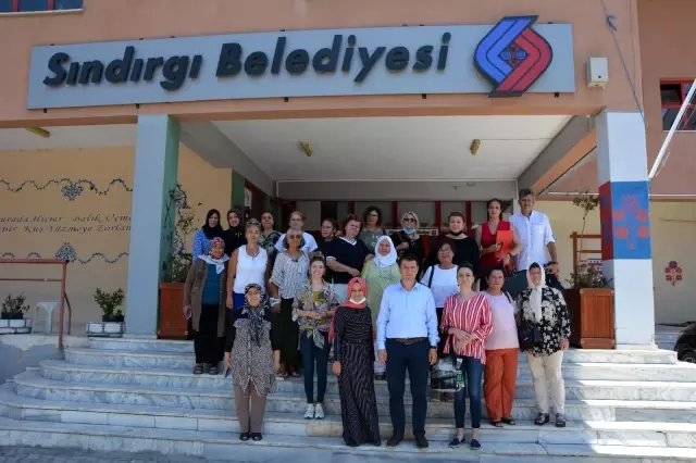 Emekçi kadınlar Sındırgı'da buluştu