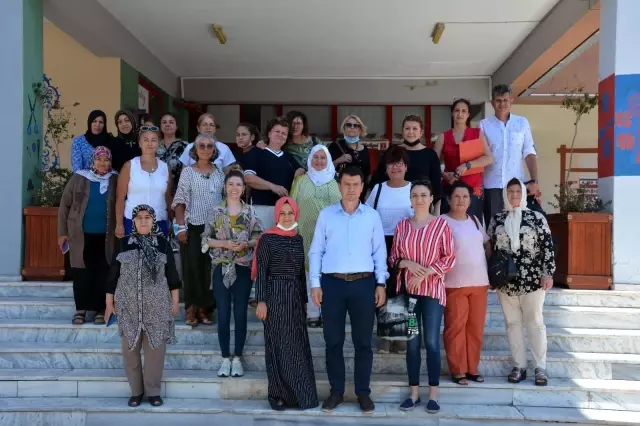 Emekçi kadınlar Sındırgı'da buluştu