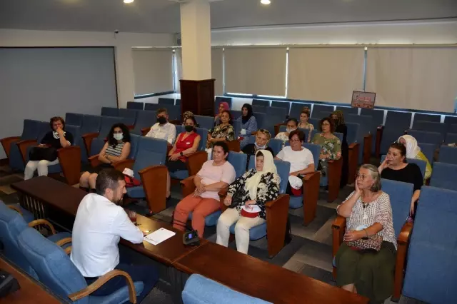 Emekçi kadınlar Sındırgı'da buluştu