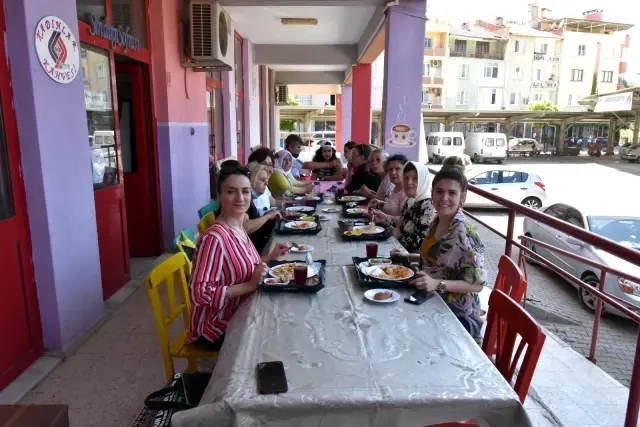 Emekçi kadınlar Sındırgı'da buluştu