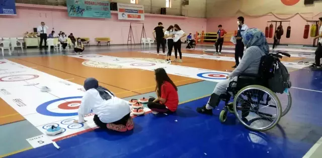 Erzurum'da Floor Curling müsabakaları başladı