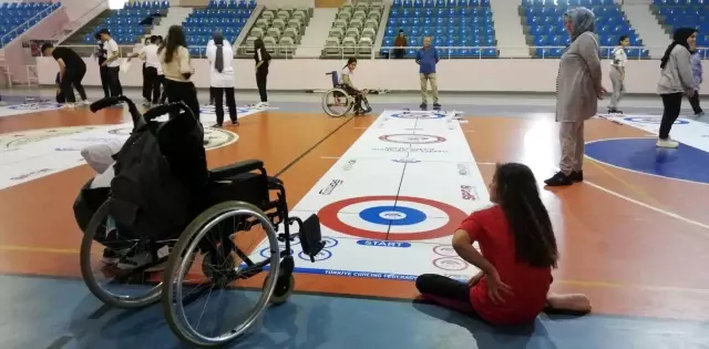 Erzurum'da Floor Curling müsabakaları başladı