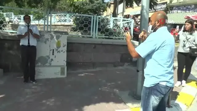 Eşinden boşandı davul zurna ile kutladı