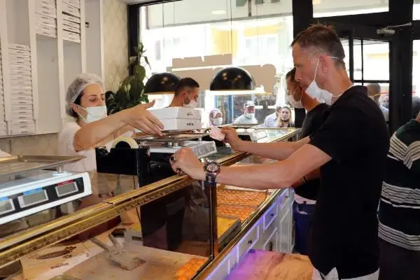 Eskişehir'de 'ucuz baklava' kuyruğu