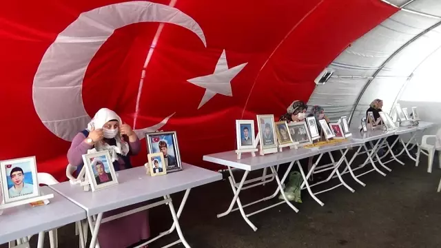 Evlat nöbetindeki aileler Kurban Bayramına hüzünlü giriyor Evlat nöbetindeki aileler Kurban Bayramına hüzünlü giriyor