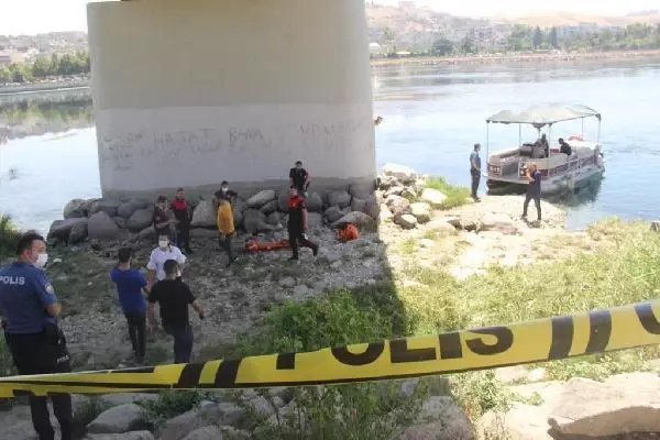 FIRAT NEHRİ'NDE CESET BULUNDU FIRAT NEHRİ'NDE CESET BULUNDU
