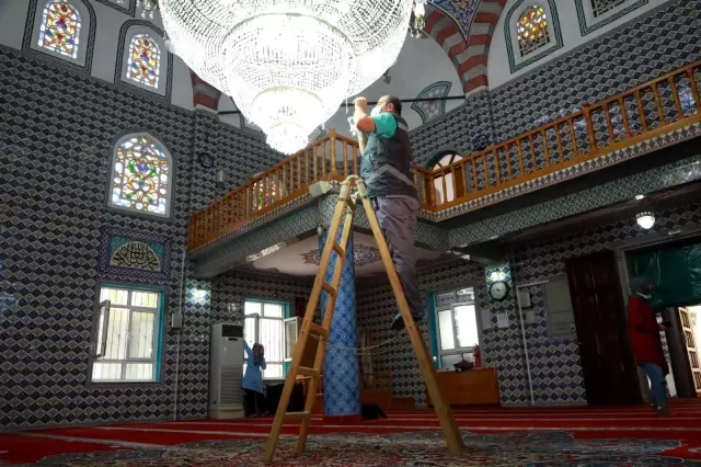 Gaziosmanpaşa'da camiler Kurban Bayramı'na hazır