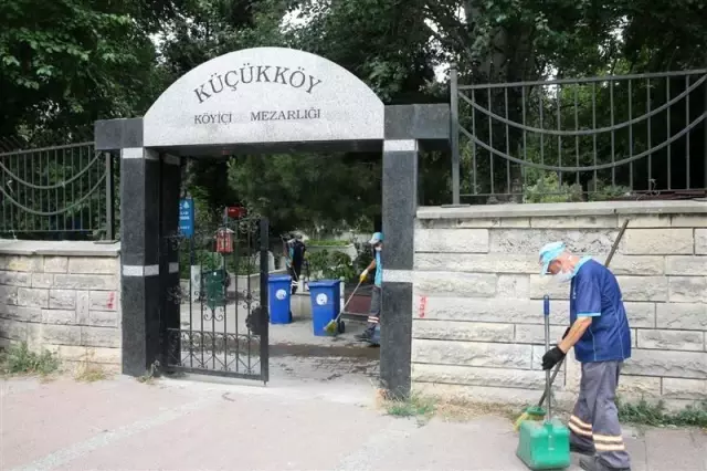 Gaziosmanpaşa'da mezarlıklarda bayram temizliği