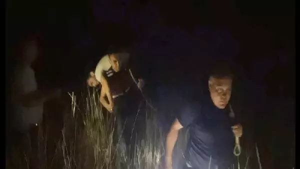 GÖLET KENARINDA BATAKLIĞA SAPLANDI, 4 SAATTE KURTARILDI GÖLET KENARINDA BATAKLIĞA SAPLANDI, 4 SAATTE KURTARILDI