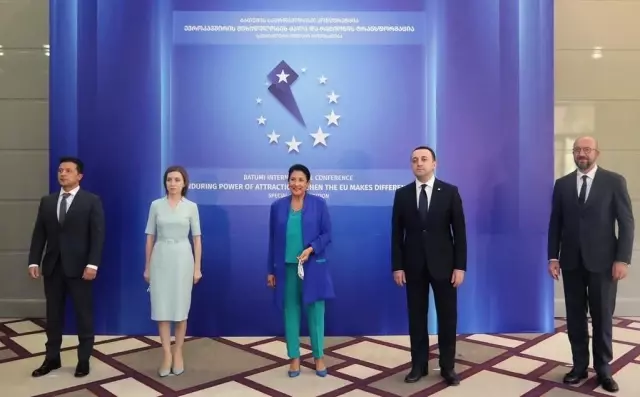 Michel, Zelenskiy, Sandu ve Zurabişvili Petra Kalesi'nde bir araya geldi Michel, Zelenskiy, Sandu ve Zurabişvili Petra Kalesi'nde bir araya geldi