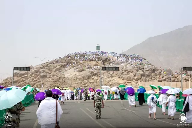 Hacı adayları Arafat'ta vakfe yaptı Hacı adayları Arafat'ta vakfe yaptı