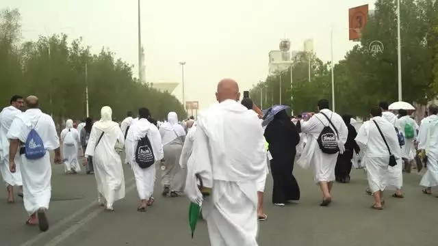 Hacı adayları Arafat'ta (3)