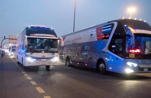 Hacı adayları Müzdelife'ye geçti Hacı adayları Müzdelife'ye geçti