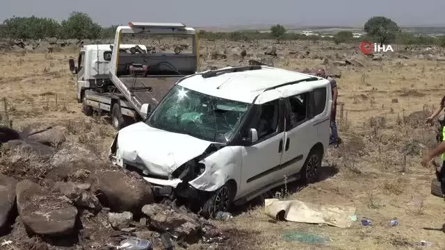 Hafif ticari araç şarampole devrildi: 8 yaralı Hafif ticari araç şarampole devrildi: 8 yaralı