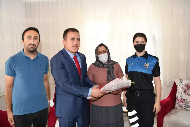 Hakkari Valisi Akbıyık, şehit ailelerinin bayramını kutladı