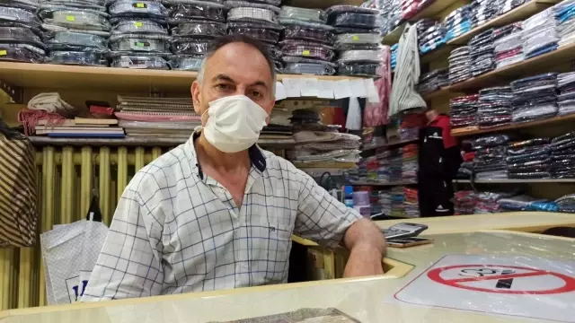 Halk çarşısında kalabalık çok, ancak satış yok