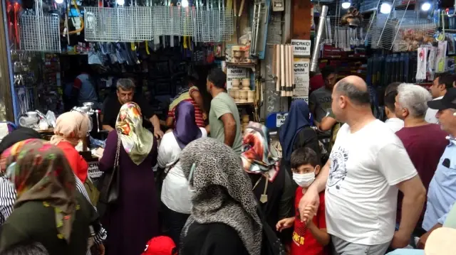 Bıçakçılar Kurban Bayramı mesaisinde Bıçakçılar Kurban Bayramı mesaisinde
