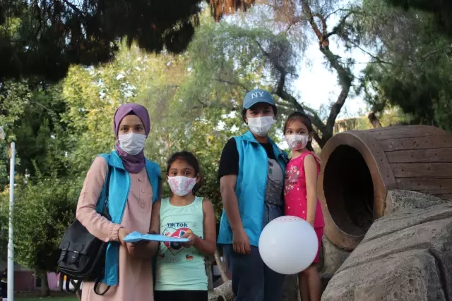 Hatay'da çocuklara bayram hediyesi dağıtıldı