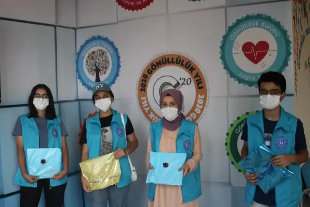 Hatay'da çocuklara bayram hediyesi dağıtıldı